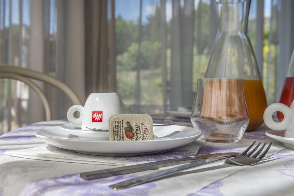 Hotel Il Cavallino Blu Volterra Exteriör bild