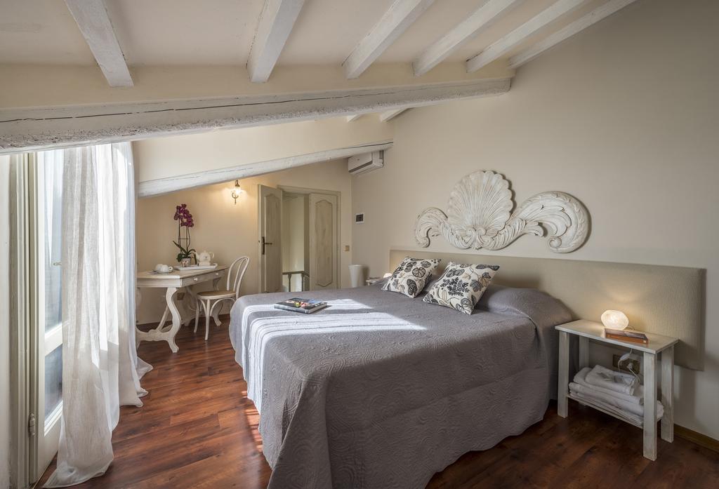 Hotel Il Cavallino Blu Volterra Exteriör bild